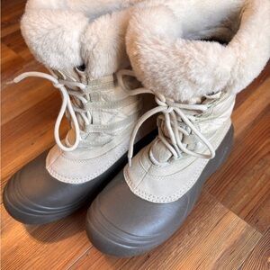Columbia Women's Winter Boots - Beige and Gray